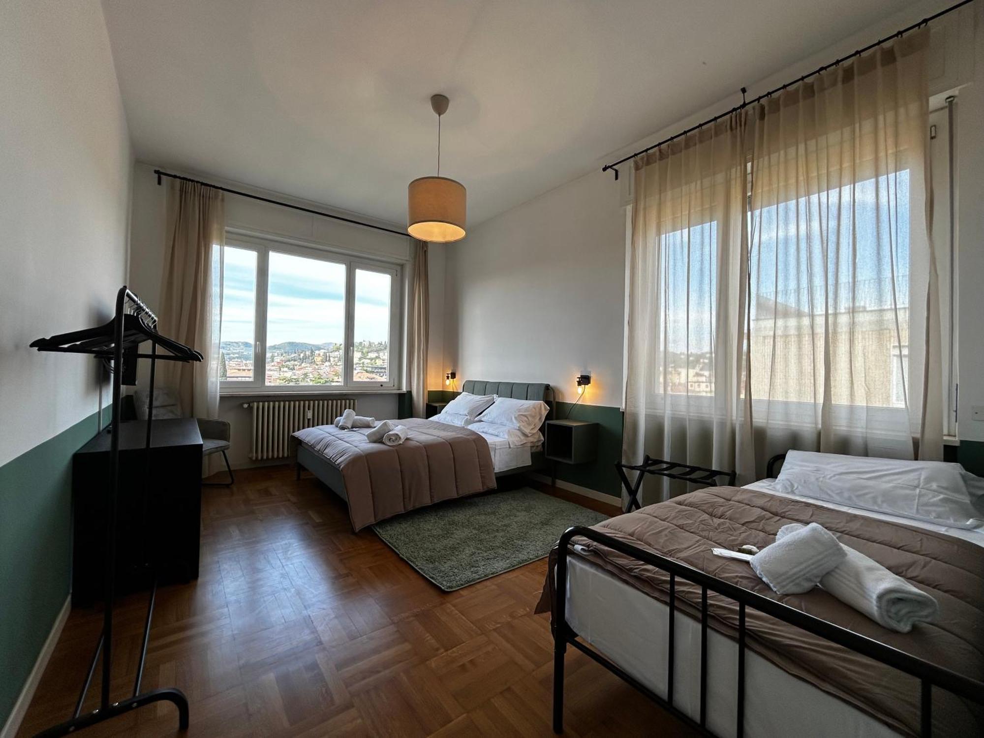 Big House-Private Parking-12" Walk From The Arena Apartment เวโรนา ภายนอก รูปภาพ