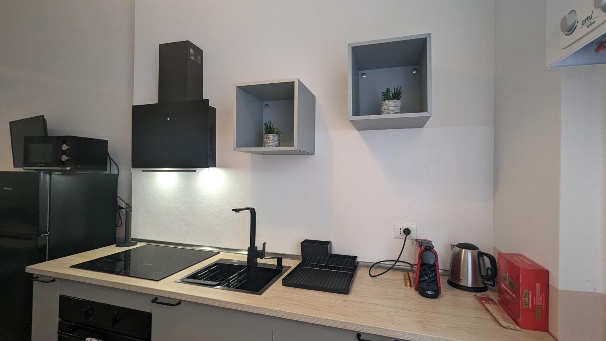 Big House-Private Parking-12" Walk From The Arena Apartment เวโรนา ภายนอก รูปภาพ